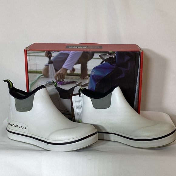 NWT DRYCODE GEAR White Deck Boots Size 7 - Picture 1 of 8